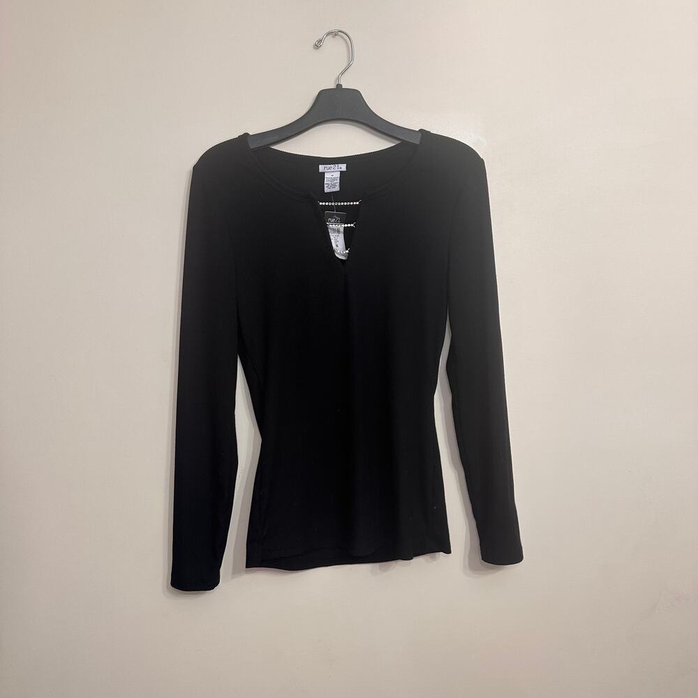 Rue21 Black Ribbed Rhinestone Detail Top Medium NWT